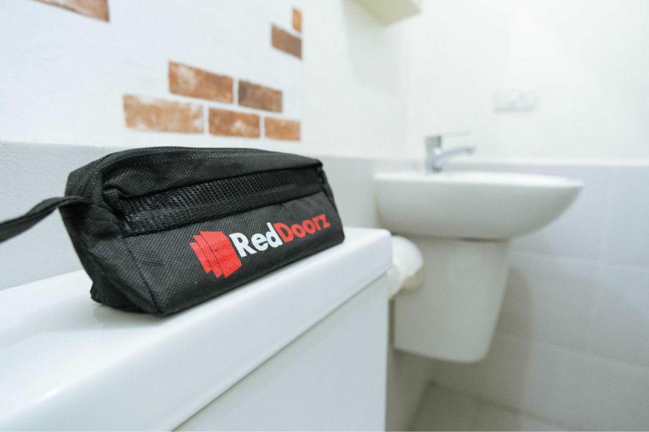 Reddoorz Syariah @ Jalan Ir Haji Juanda Jambi Hotell Eksteriør bilde